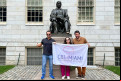 Dr. Gustavo Teixeira, de preto, e os sócios Fernanda Araújo e João Magalhães em evento na Harvard University.  - Acervo Pessoal