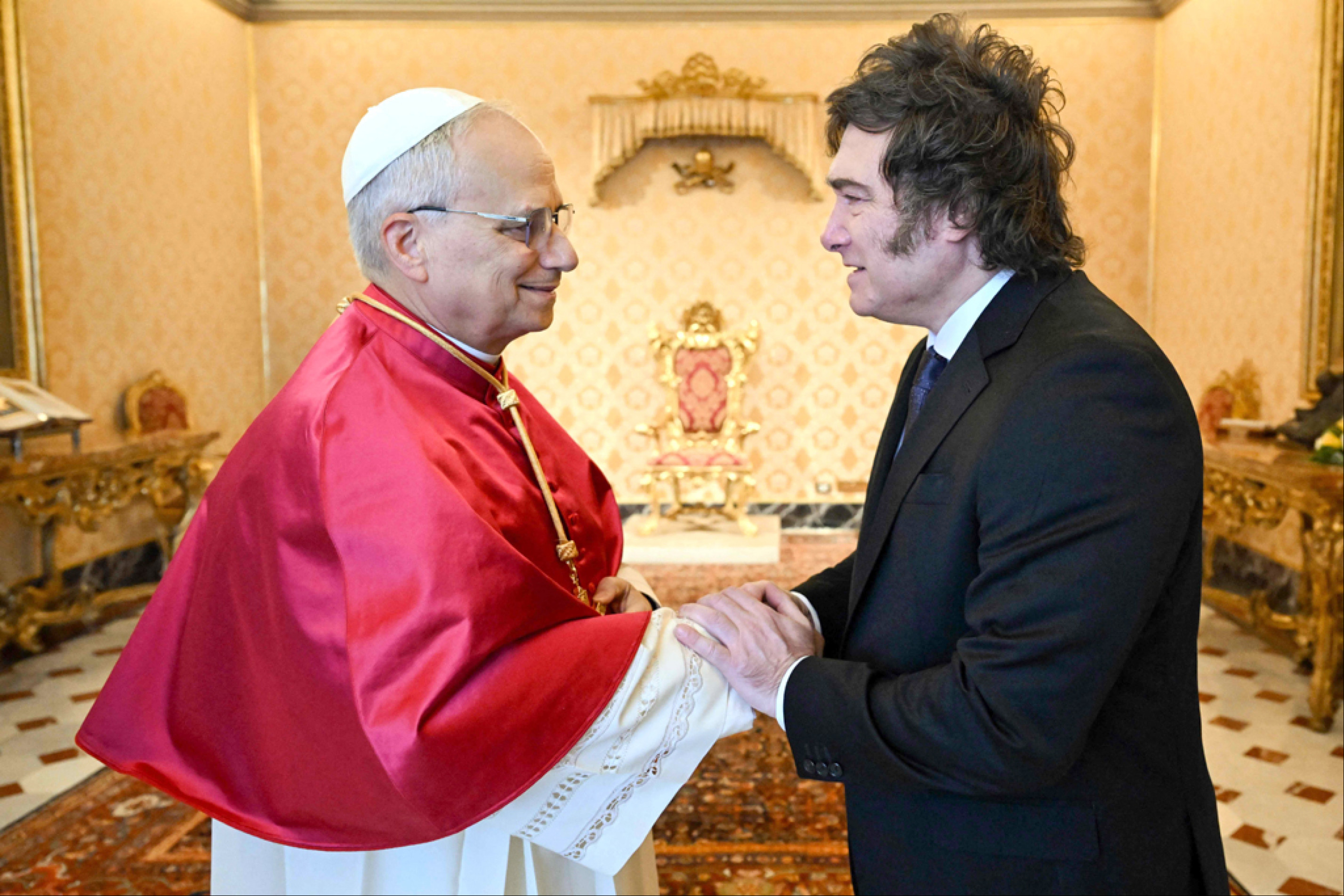 Javier Milei se encontrou com o papa Leão XIV e depois fará viagem a Israel